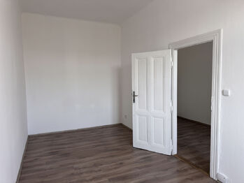 Pronájem bytu 1+1 v osobním vlastnictví 30 m², Praha 8 - Libeň