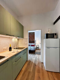 Prodej bytu 1+1 v osobním vlastnictví 25 m², Praha 5 - Smíchov