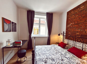 Prodej bytu 1+1 v osobním vlastnictví 25 m², Praha 5 - Smíchov
