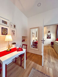 Prodej bytu 1+1 v osobním vlastnictví 25 m², Praha 5 - Smíchov