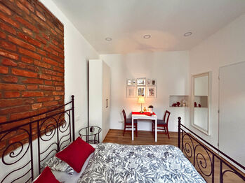 Prodej bytu 1+1 v osobním vlastnictví 25 m², Praha 5 - Smíchov