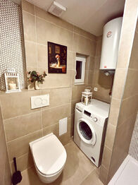 Prodej bytu 1+1 v osobním vlastnictví 25 m², Praha 5 - Smíchov