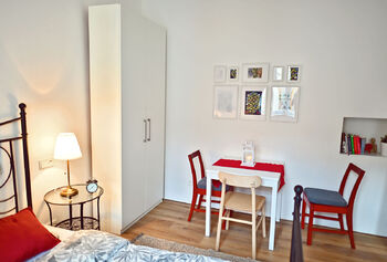 Prodej bytu 1+1 v osobním vlastnictví 25 m², Praha 5 - Smíchov
