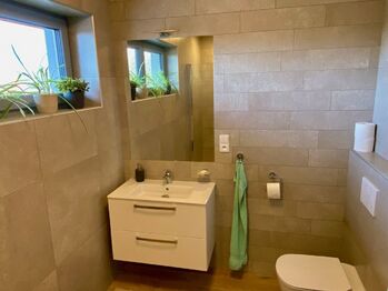 Dole sprchový kout - Pronájem domu 103 m², Mukařov