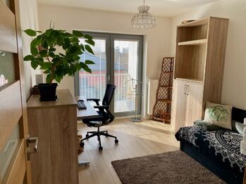 Pokoje s lodžií - Pronájem domu 103 m², Mukařov