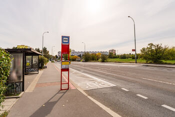 Zastávka Sídliště Petrovice - Prodej bytu 3+kk v osobním vlastnictví 65 m², Praha 10 - Petrovice