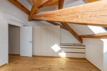 Pronájem bytu 2+kk v osobním vlastnictví 62 m², Praha 4 - Nusle