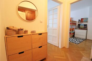 Předsíň - Pronájem bytu 2+kk v družstevním vlastnictví 50 m², Praha 4 - Michle