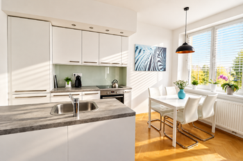 Pronájem bytu 2+kk v družstevním vlastnictví 50 m², Praha 4 - Michle