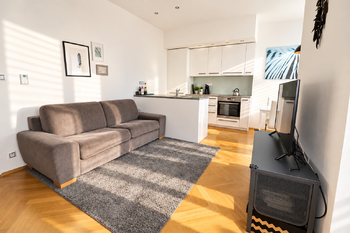 Pronájem bytu 2+kk v družstevním vlastnictví 50 m², Praha 4 - Michle