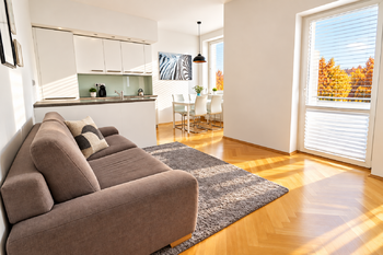 Pronájem bytu 2+kk v družstevním vlastnictví 50 m², Praha 4 - Michle