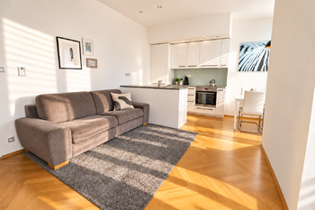 Pronájem bytu 2+kk v družstevním vlastnictví 50 m², Praha 4 - Michle