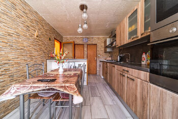 Prodej domu 280 m², Vémyslice