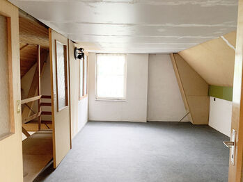 podkroví 1. pokoj - Prodej domu 100 m², Kounov