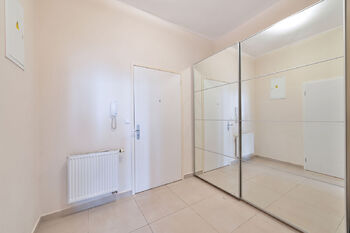 Prodej bytu 2+kk v osobním vlastnictví 51 m², Praha 10 - Vršovice