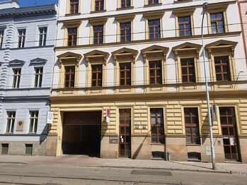 Pronájem garážového stání 18 m², Brno