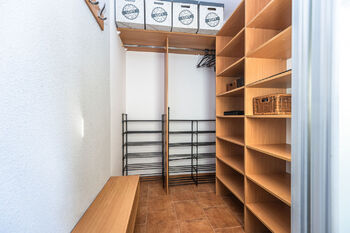 šatna u vstupu - Pronájem domu 130 m², Šestajovice