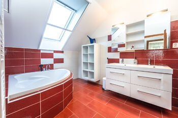 horní koupelna - Pronájem domu 130 m², Šestajovice
