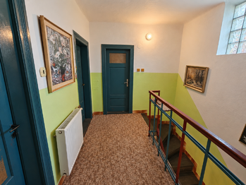 Chodba v II.NP - Prodej domu 85 m², Sedlnice