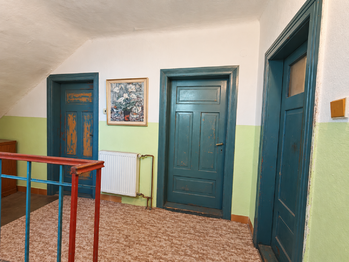 Chodba v II.NP - Prodej domu 85 m², Sedlnice