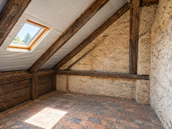 Uklizená levá strana půdy - Prodej domu 85 m², Sedlnice