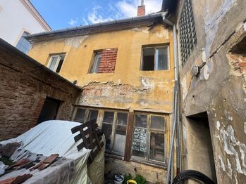 Prodej pozemku 1105 m², Uherský Ostroh