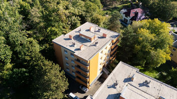 pohled z dronu - Prodej bytu 2+kk v osobním vlastnictví 56 m², Brno 