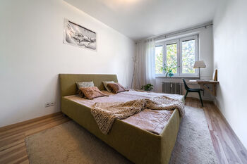 ložnice - Prodej bytu 2+kk v osobním vlastnictví 56 m², Brno