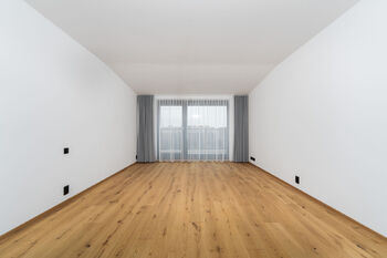 Pokoj s vlastní terasou  - Prodej bytu 4+kk v osobním vlastnictví 208 m², České Budějovice