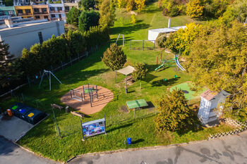 dětské hřiště u domu - Prodej domu 204 m², Roudnice nad Labem
