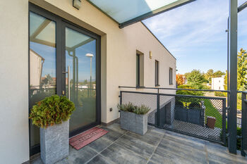 hlavní vchod do domu - Prodej domu 204 m², Roudnice nad Labem