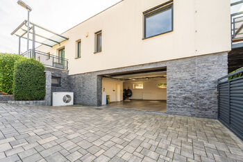 garáž  - Prodej domu 204 m², Roudnice nad Labem