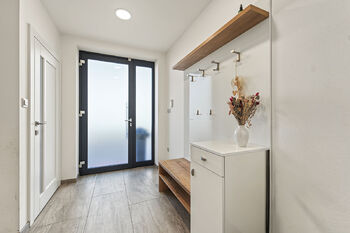 vstup do domu - Prodej domu 204 m², Roudnice nad Labem