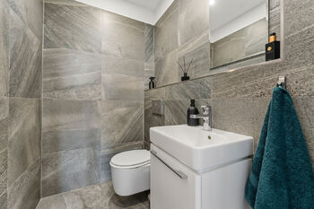 samostatna toaleta - Prodej domu 204 m², Roudnice nad Labem