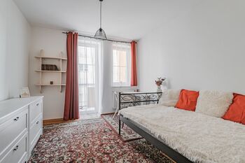 Pokoj s balkonem. - Pronájem bytu 3+1 v družstevním vlastnictví 73 m², Jindřichův Hradec