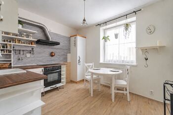 Kuchyně. - Pronájem bytu 3+1 v družstevním vlastnictví 73 m², Jindřichův Hradec