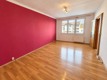 obývací pokoj - Prodej bytu 3+1 v družstevním vlastnictví 84 m², České Budějovice