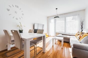 Jídelní kout - Pronájem bytu 3+kk v osobním vlastnictví 75 m², Praha 9 - Čakovice