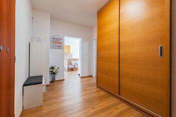 Chodba  - Pronájem bytu 3+kk v osobním vlastnictví 75 m², Praha 9 - Čakovice
