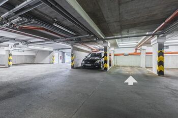 Garážové stání - Pronájem bytu 3+kk v osobním vlastnictví 75 m², Praha 9 - Čakovice