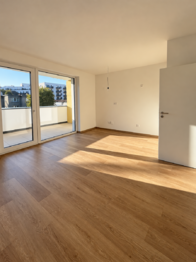 Obývací pokoj se vstupem na terasu a kuchyňským koutem - Pronájem bytu 2+kk v osobním vlastnictví 45 m², Olomouc
