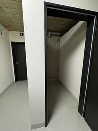 Sklep v suterénu domu - Pronájem bytu 2+kk v osobním vlastnictví 45 m², Olomouc
