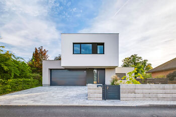 Pohled na dům z ulice - Prodej domu 201 m², Vlašim