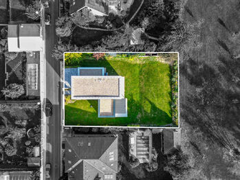 Pohled na parcelu s domem - Prodej domu 201 m², Vlašim
