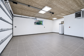 Dvojgaráž - Prodej domu 201 m², Vlašim