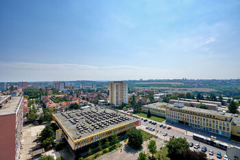 Výhled z lodžie - Prodej bytu 2+1 v osobním vlastnictví 38 m², Praha 10 - Záběhlice