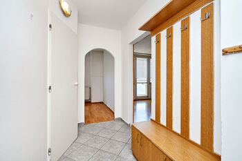 Chodba/zádveří - Prodej bytu 2+1 v osobním vlastnictví 38 m², Praha 10 - Záběhlice