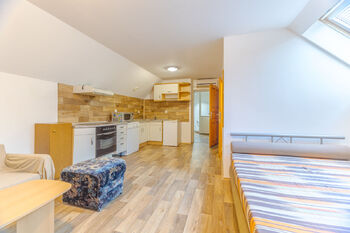 jedna z garsonek - Prodej domu 212 m², Velvary