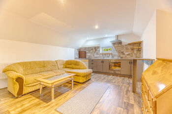 druhá garsonka - Prodej domu 212 m², Velvary