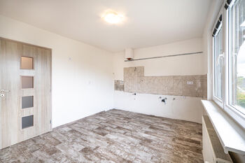 Místo pro kuchyňský kout. - Prodej domu 98 m², Studená